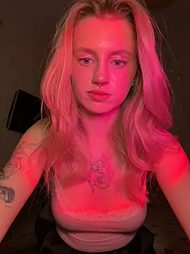 blondiedoll webcam