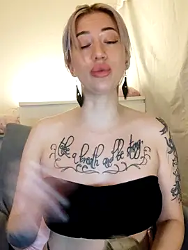 Gina-Lumara webcam