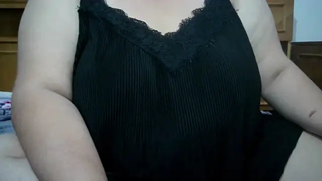 nicholle live cam on StripChat