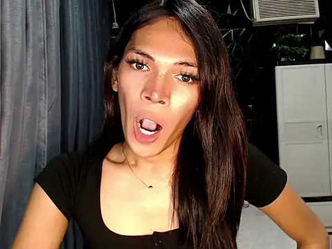 GORGEOUS_CARMEE webcam