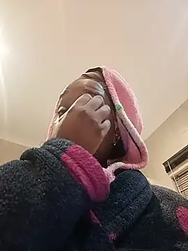 queen-chocolate - Queen-Chocolate's free webcam - UK Sex Cams