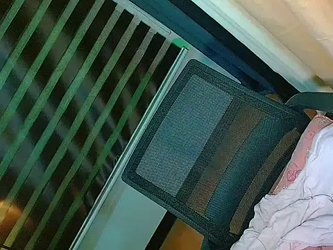 HOLLYWOOD_QUEEN_88 live cam on StripChat
