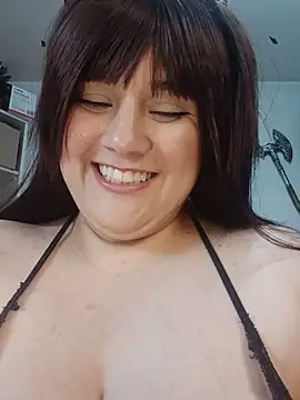 ItsNaiixa webcam