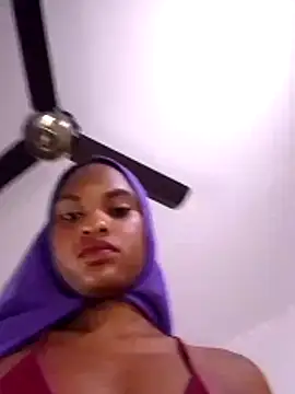 Amira_Alzahra webcam