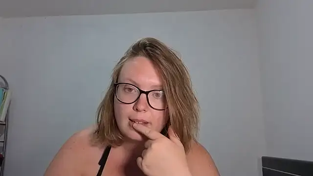 LittleMistys webcam