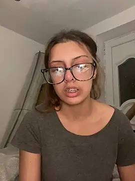brownpetitegirlxo webcam