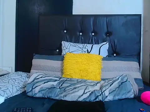 sexybitchh22 webcam