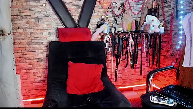 Liltildeman_moon live cam on StripChat
