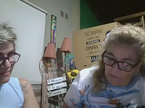 momismilf544 webcam