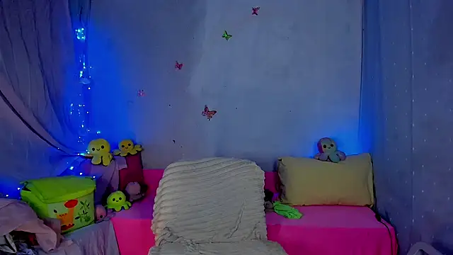 YourLizzyDoll webcam
