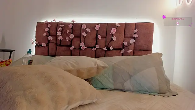 sunnyleonz (F milf) - TWERKING