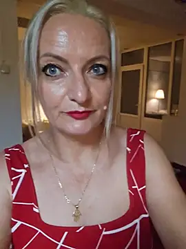 LadyTouch live cam on StripChat