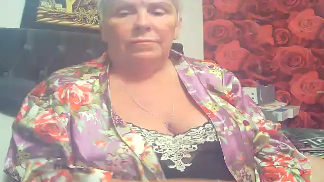 Playful_MILF_Demi webcam