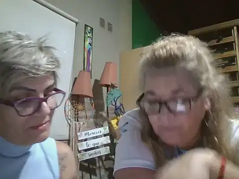 momismilf544 webcam
