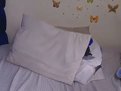 PinkKissess webcam