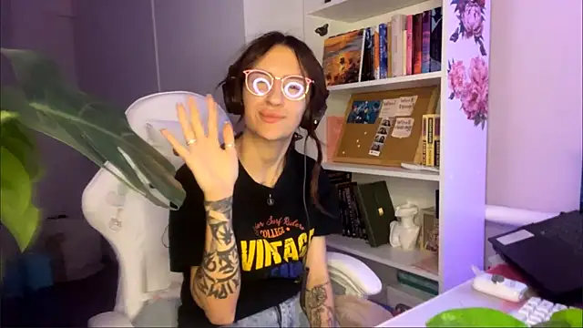 Monica_Cutersseys webcam