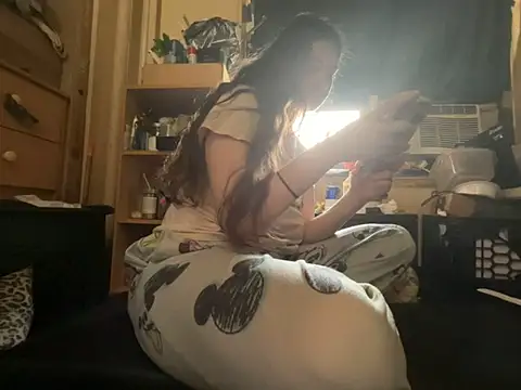 Snowbunnycake_131 webcam