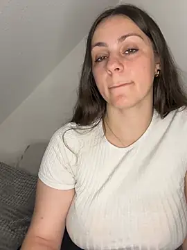 Loella-Rose webcam