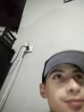 pblo80 live cam on StripChat