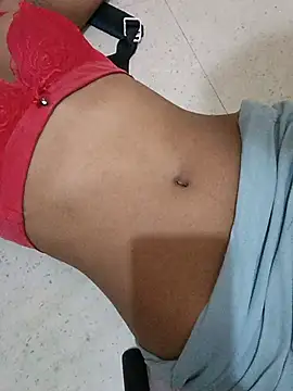 CuteMannaat webcam