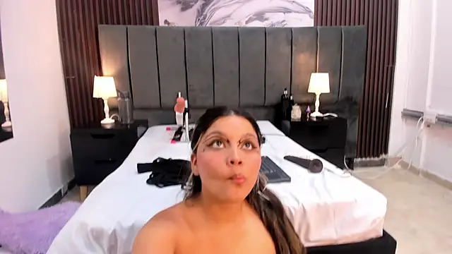 wonderkloe_ (F teen) - tie your tits🔥😈