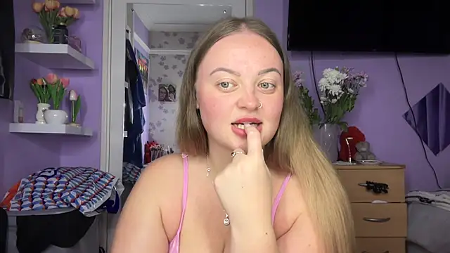 sexysashaxox (F young) - Suck something 😈
