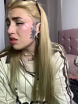 prettyashley_ (F teen) - SHOW BOOBS AND AHEGAO