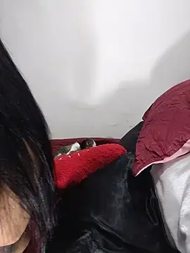 karly_hot_ (F young) - Lick nipples