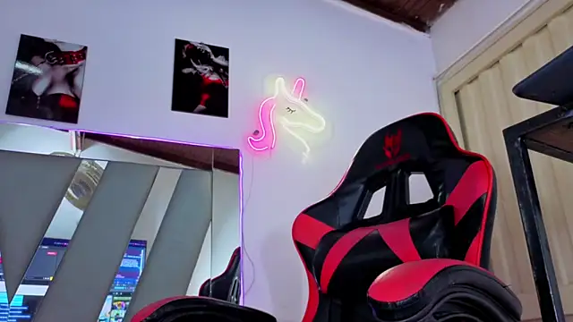 dominatrix_girl webcam