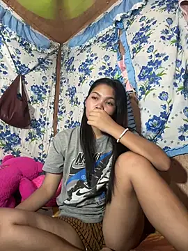 PinaySkinnyJust18 webcam