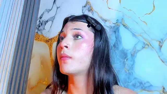 mlucreciasucker303av webcam