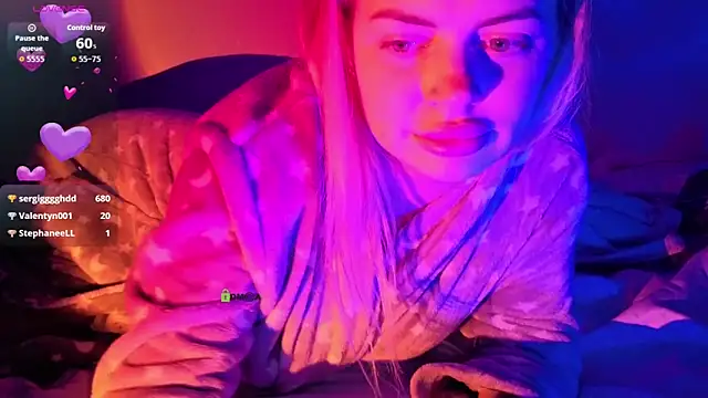 ShamlesssAdell webcam