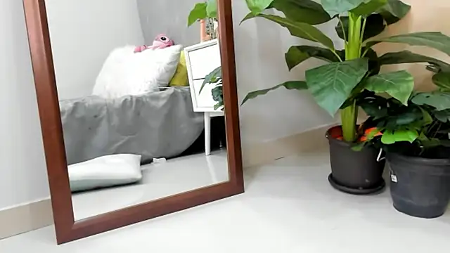 MAYTEMINAJ webcam