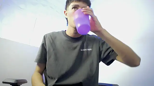 AAA_WHITE webcam
