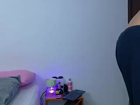 skoook_gray_ webcam