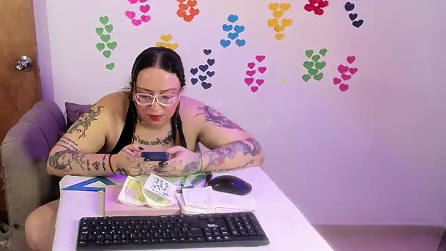 miaymolly (G young) - show pussy
