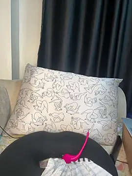 Bella_kiki webcam