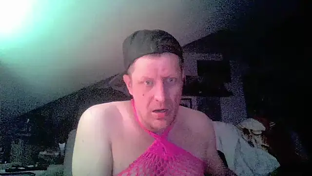 bigthroaterboy - Bigthroaterboy's free webcam - UK Sex Cams