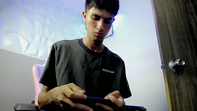 AAA_WHITE webcam