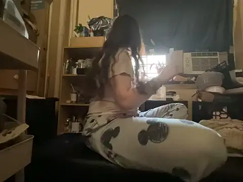 Snowbunnycake_131 webcam