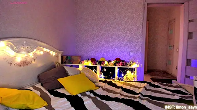 LillyMoure_ webcam