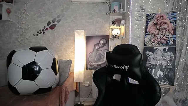 NickyAdamidi live cam on StripChat