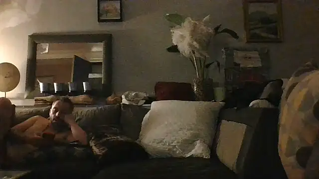 Titilouonlyf69 webcam