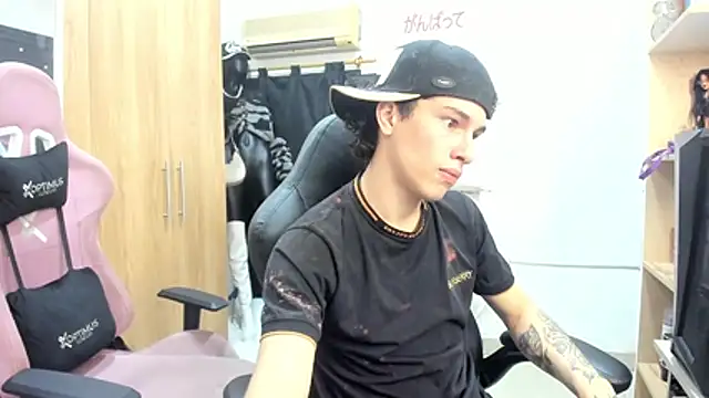Pride_couple webcam