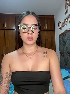 Veronica_isaza__ live cam on StripChat