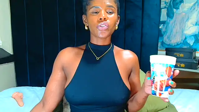 caramelcandyxx (F young) - dildo pussy