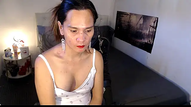 NinaDOM4CUM webcam