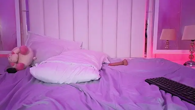 Alyana_Skinny webcam