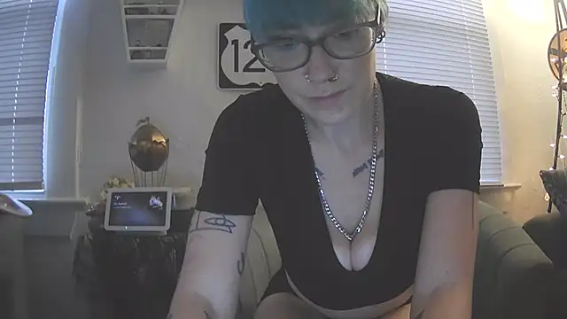 Emily0903 webcam