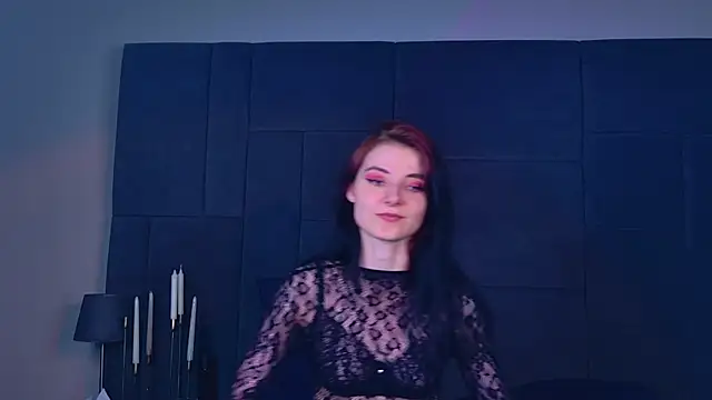 NicoleLuxe webcam